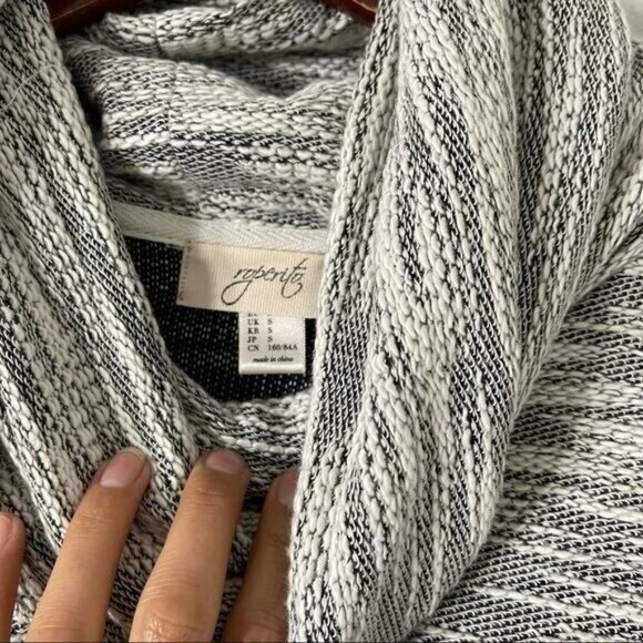 Gray Cowl Neck Cropped Sweatshirt Size S - Picture 5 of 8